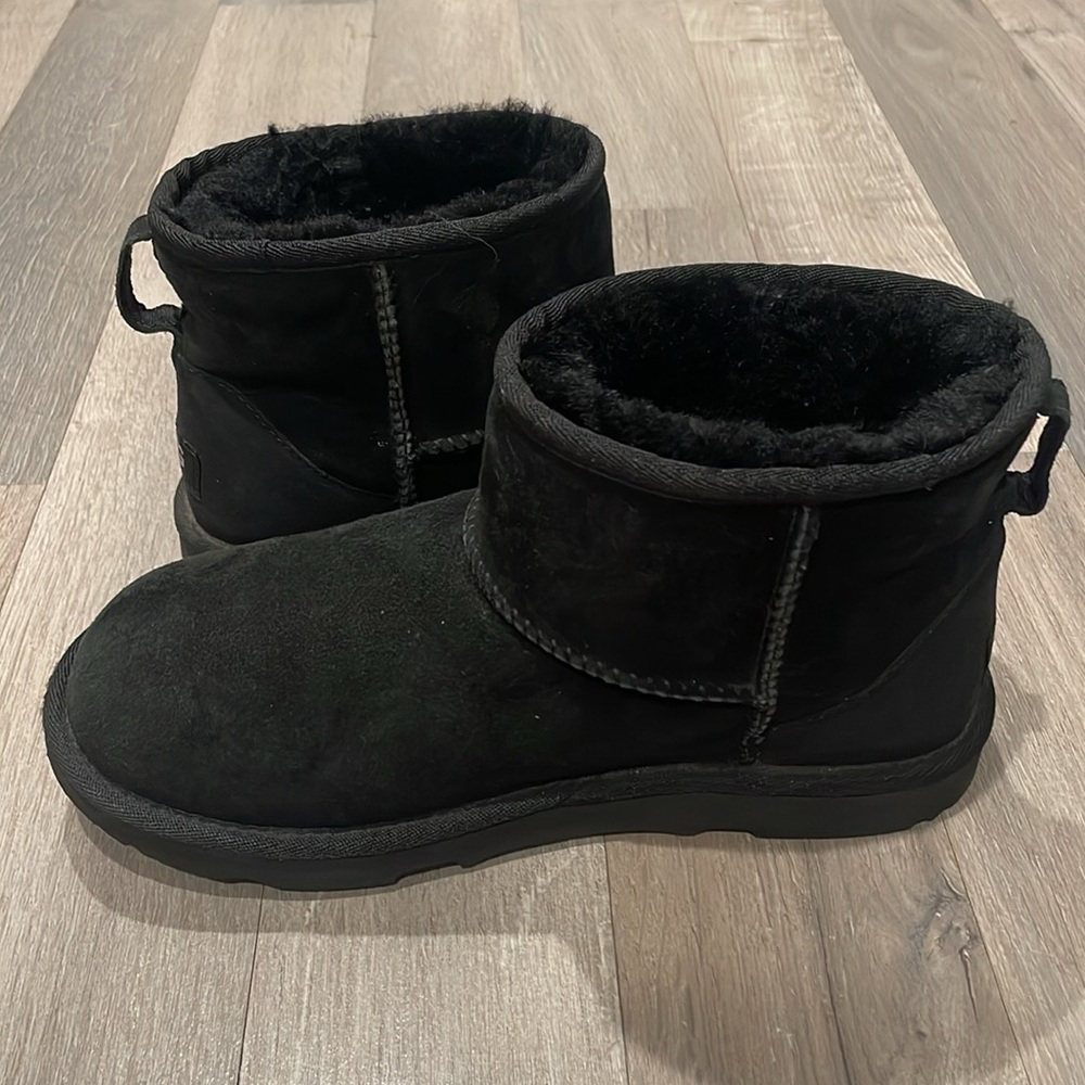 UGG Classic Mini II Genuine Shearling Lined Boot - Picture 11 of 12
